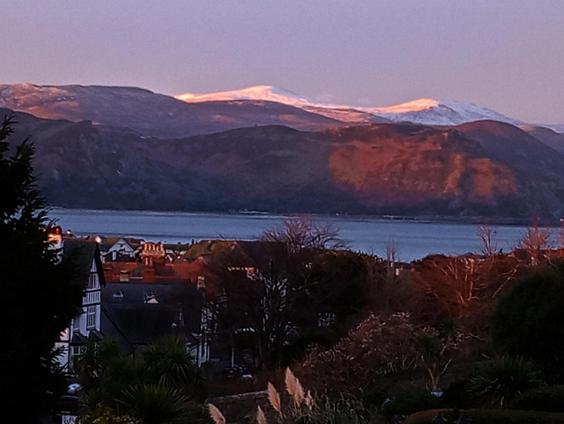 Bron Orme Private Hotel Llandudno Exterior foto