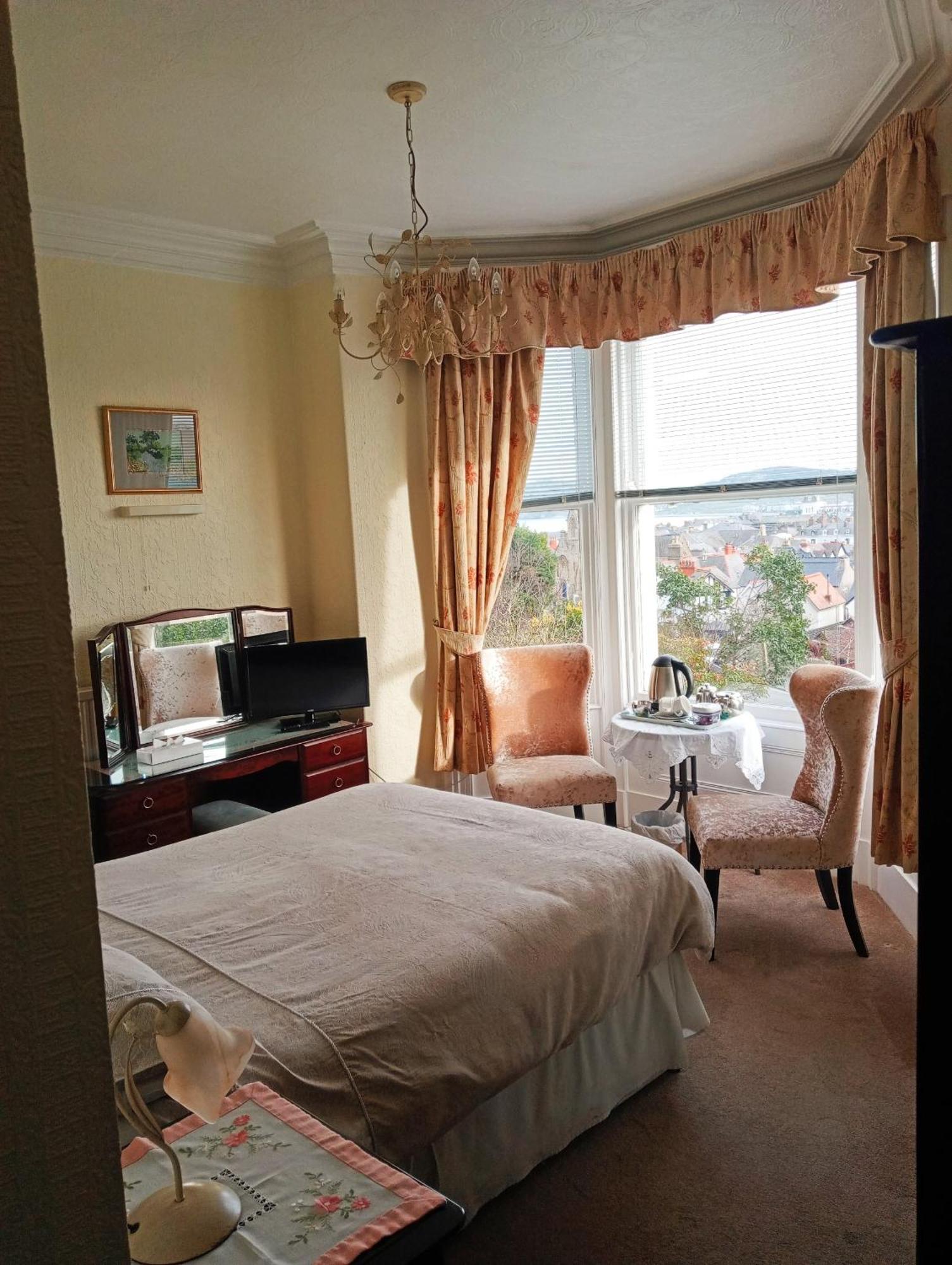 Bron Orme Private Hotel Llandudno Exterior foto