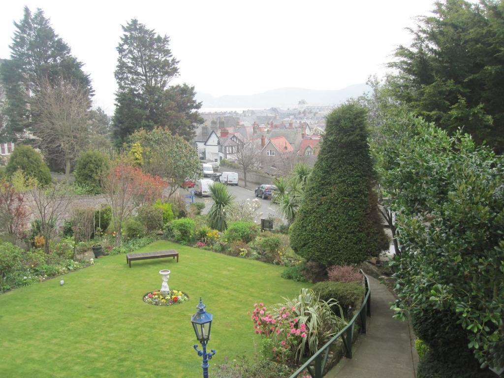 Bron Orme Private Hotel Llandudno Exterior foto